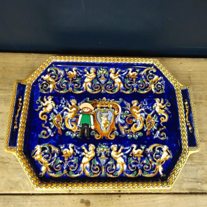 Grand plateau faience de GIEN "Renaissance" fond bleu - Le palais des bricoles
