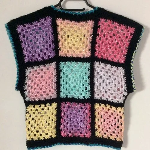Sur commande.chic gilet sans manches acrylique multicolore style boho crochet fait main