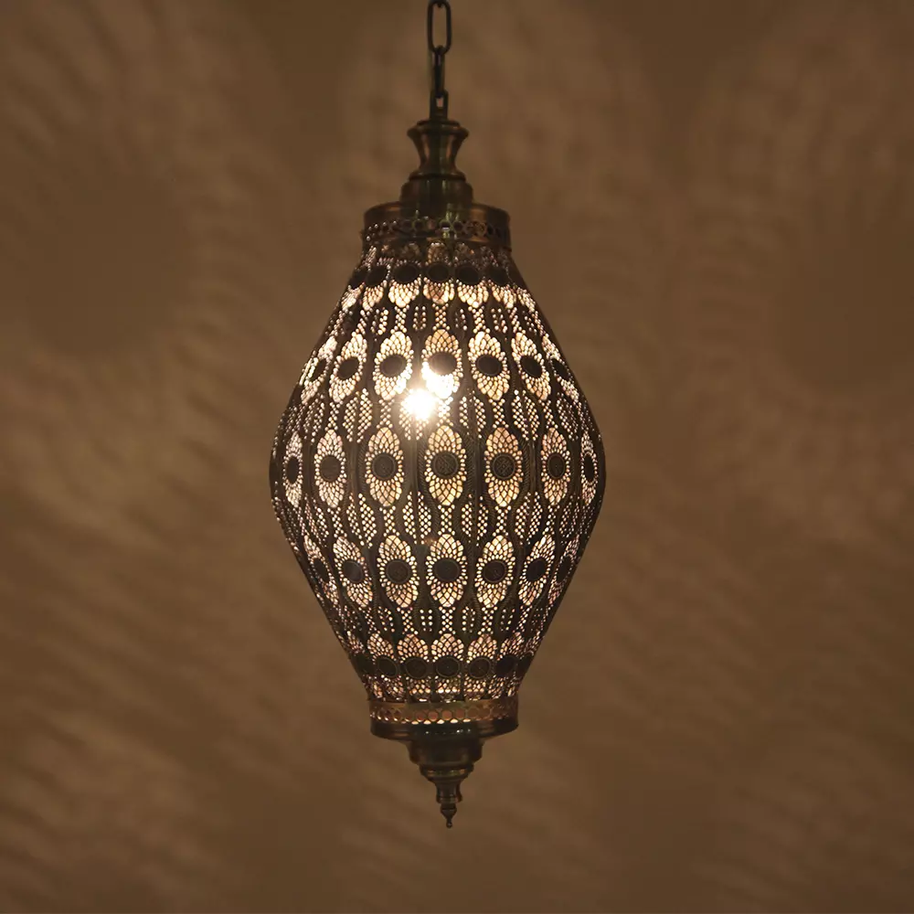 Jolie lampe suspendue en métal style marocain