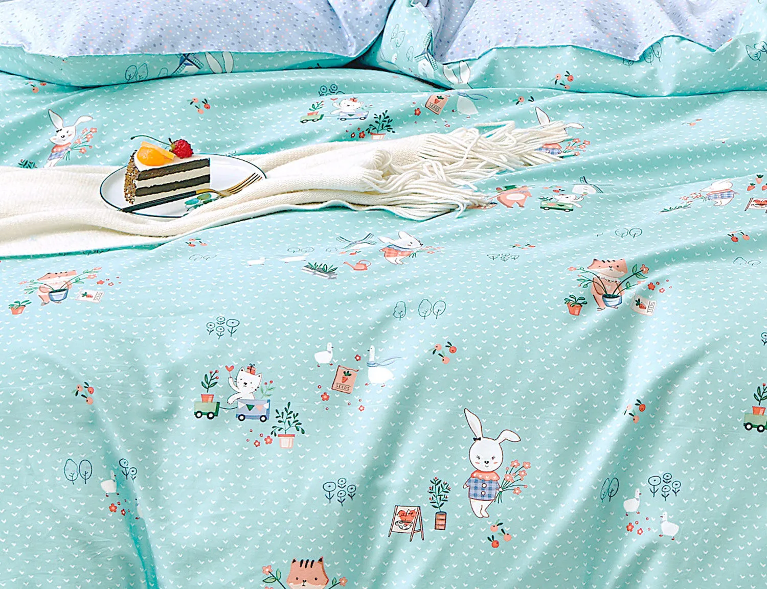 Linge de lit avec petits motifs d'animaux sur fond bleu ⋆ Lehner Versand