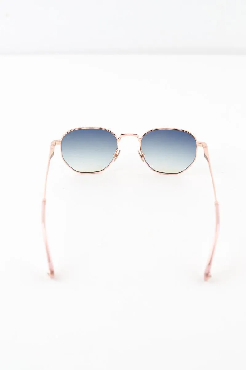 Lunettes de soleil doré  Eye Five doré. Matière principale métal.