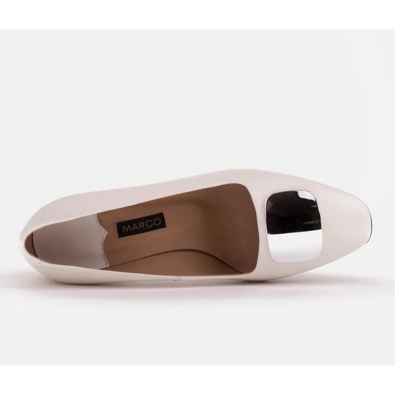 Marco Shoes Escarpins à talon métallisé et décoration plate chromée blanche