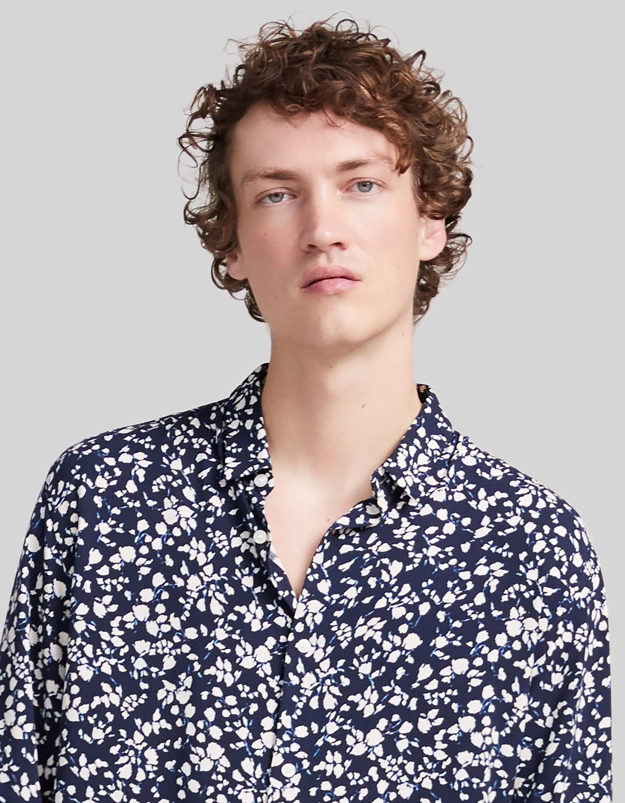 Men's Slim Navy Shirt in LENZING™ ECOVERO™ Floral Pattern